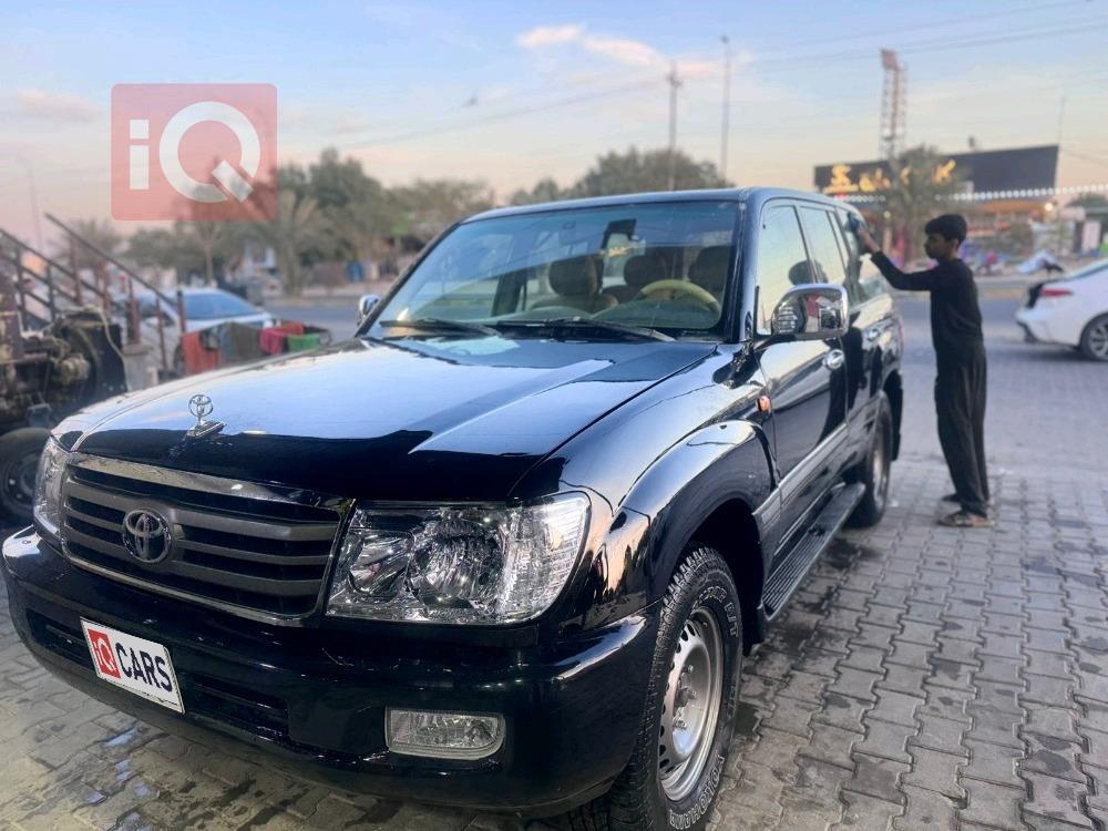 تۆیۆتا لاند کروزەر